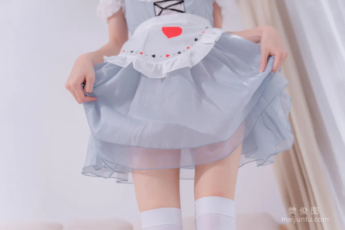 [網紅COSER寫真] 動漫博主Kitaro_绮太郎 - 白情女仆 16