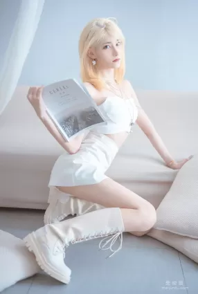 [網紅COSER寫真] 動漫博主南桃Momoko - 白色制服