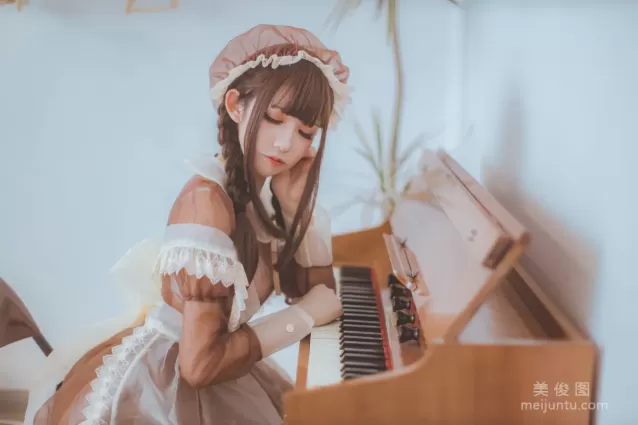 [網紅COSER寫真] 衣衣 - 透明女仆