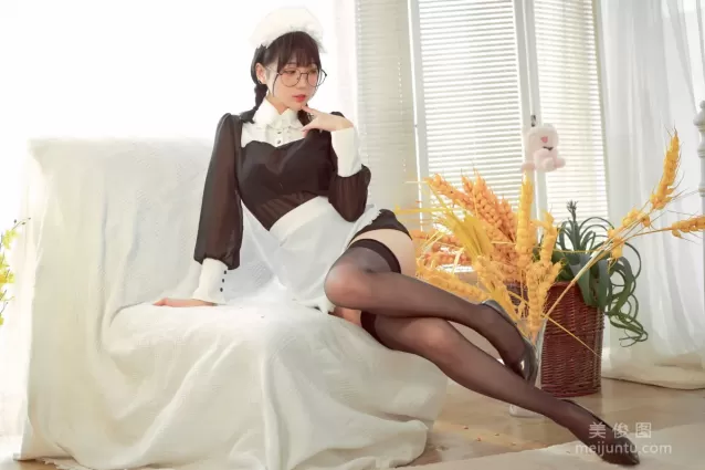 [網紅COSER] 周叽是可愛兔兔 - 眼鏡女仆