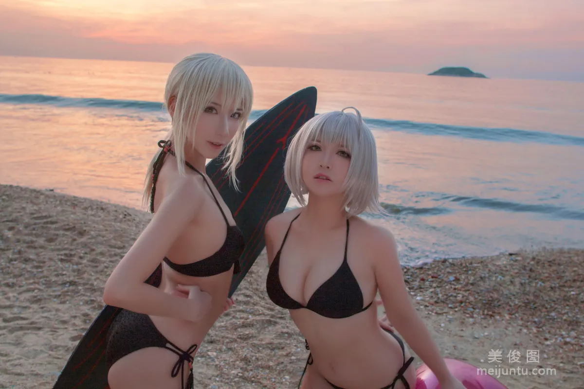 [网红COSER] 半半子&索索sophia - 海边泳装1