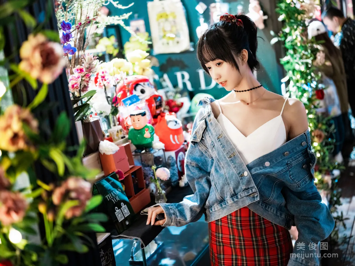 [網紅COSER] 小姐姐木綿綿OwO - 都市夜戀 寫真套圖 24