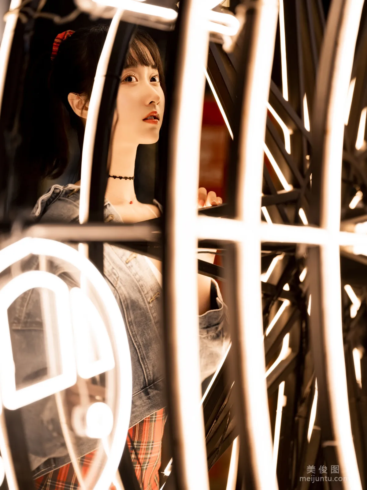 [網紅COSER] 小姐姐木綿綿OwO - 都市夜戀 寫真套圖 4