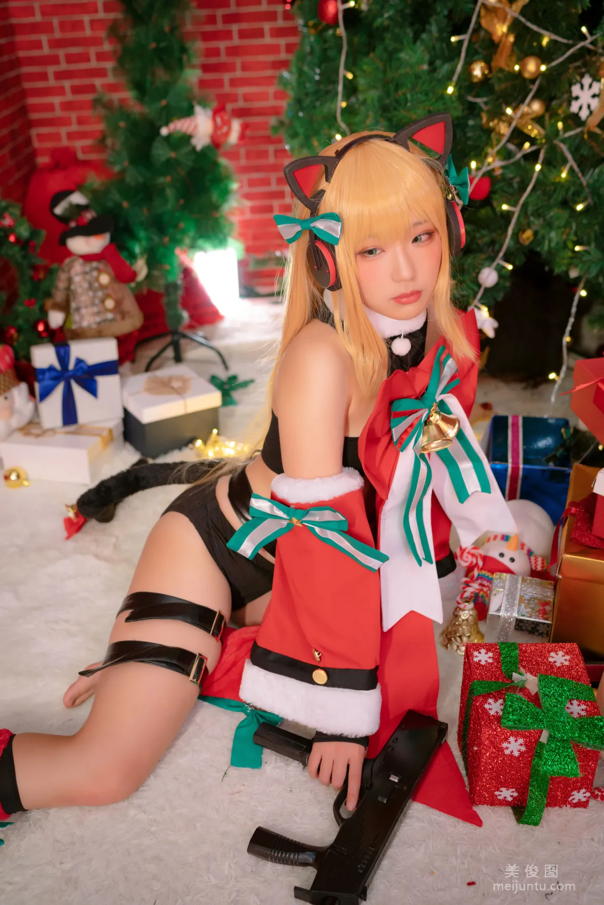 [网红COSER] 动漫博主Mime弥美 - 少女前线 TMP 圣诞节  写真套图4