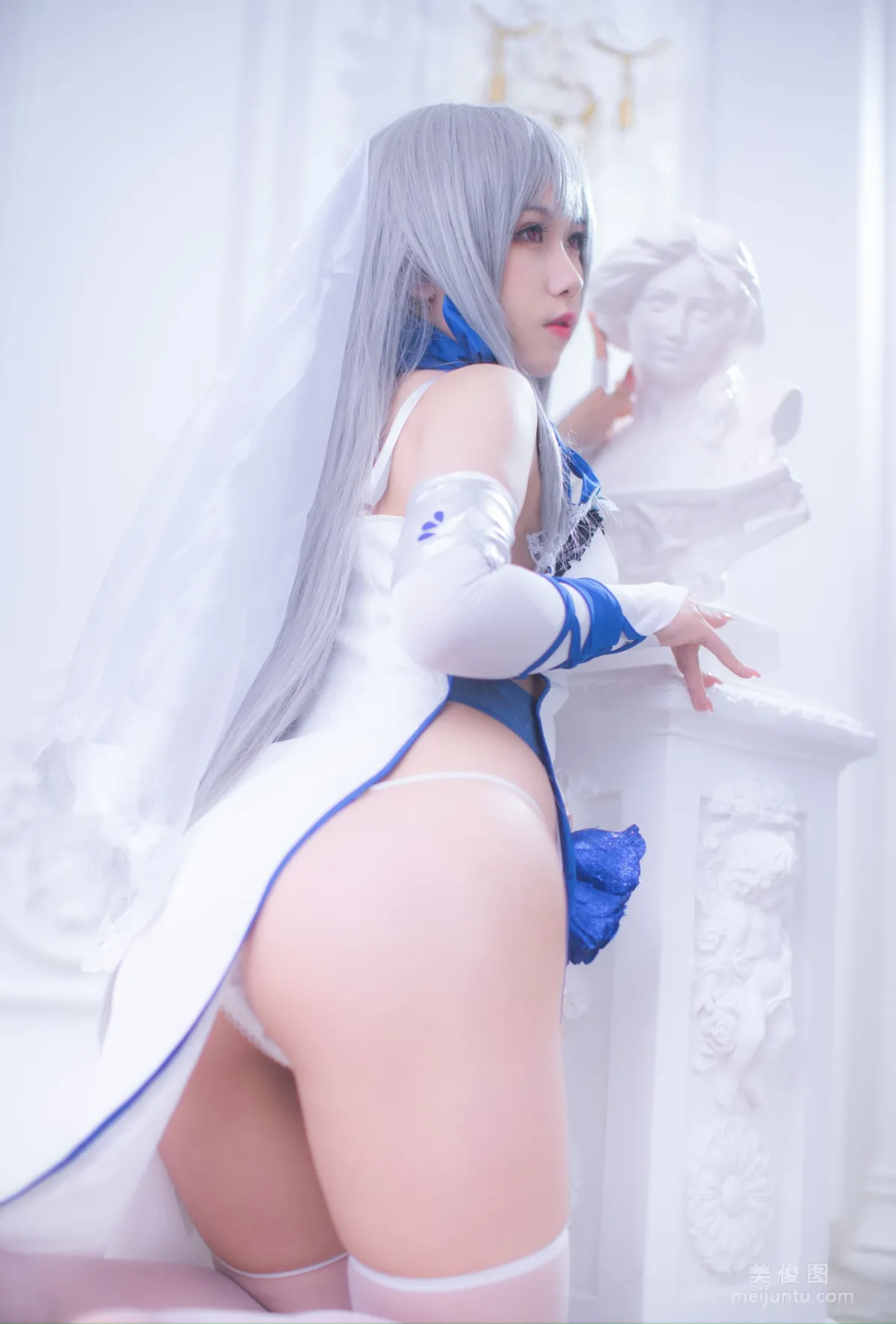 [网红COSER] 一北亦北 - 路易九世礼服  写真套图8