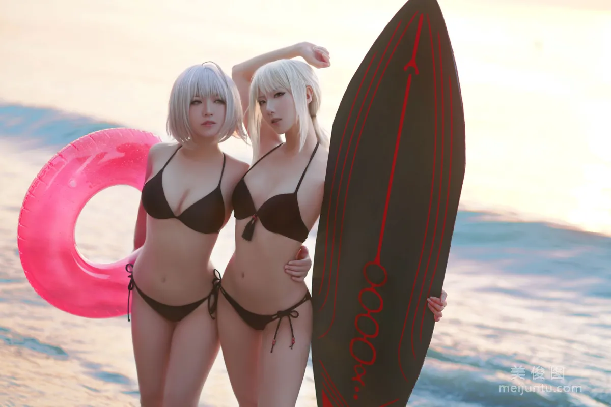 [網紅COSER] 半半子&amp;索索sophia - 海邊泳裝 21