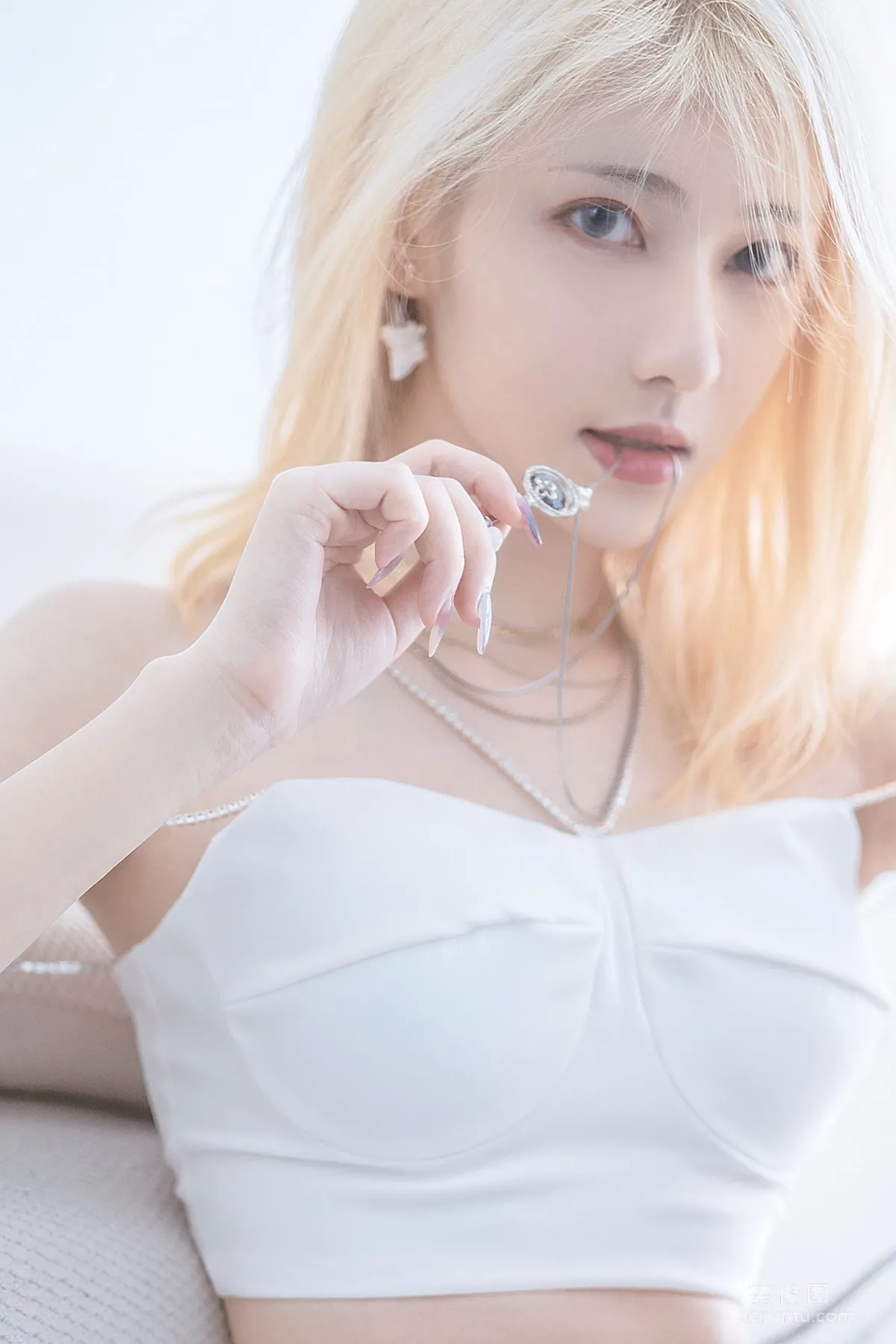 [網紅COSER寫真] 動漫博主南桃Momoko - 白色制服 8