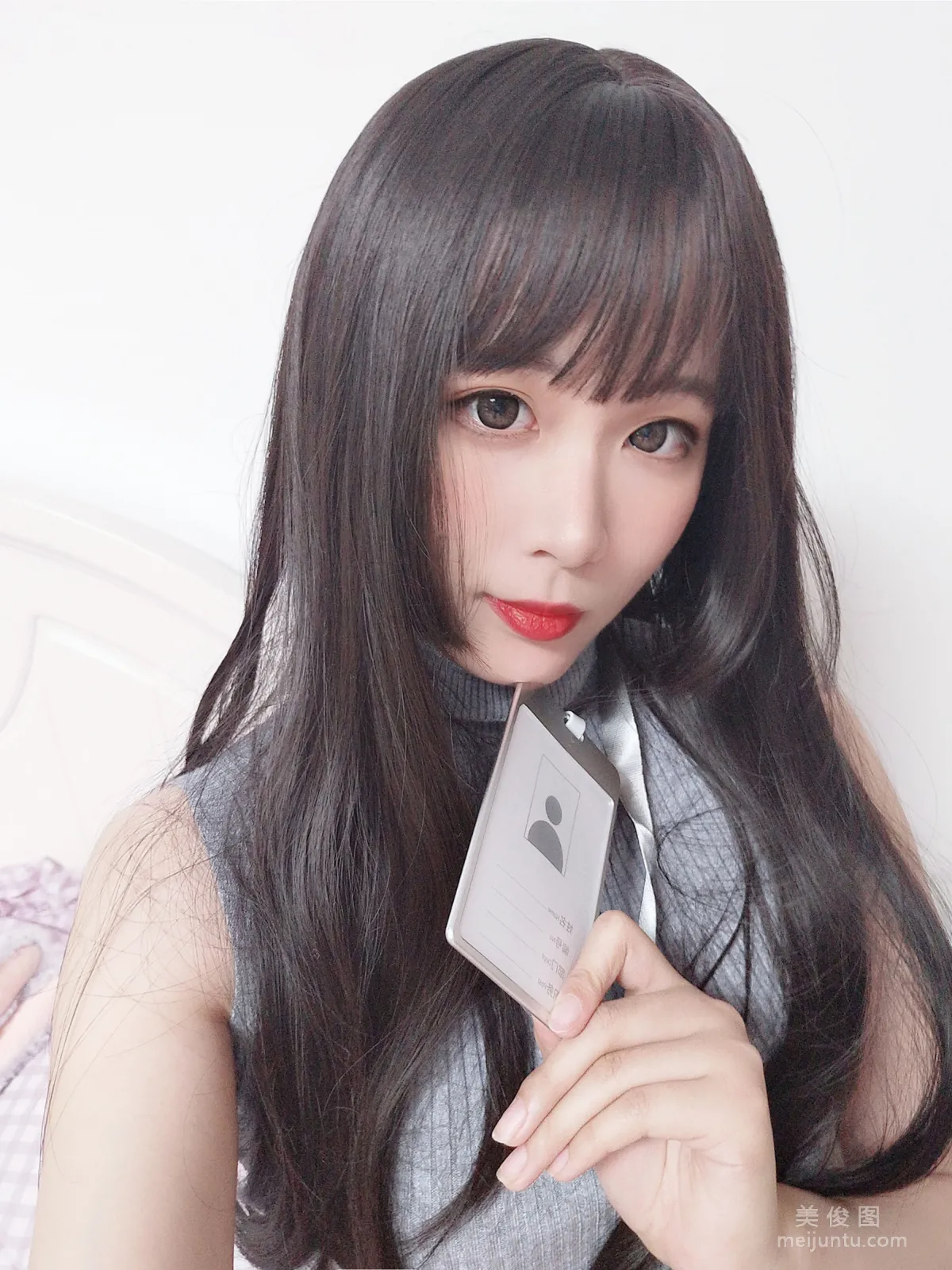 [網紅COSER寫真] 軒蕭學姐 - 職場新人OL 14