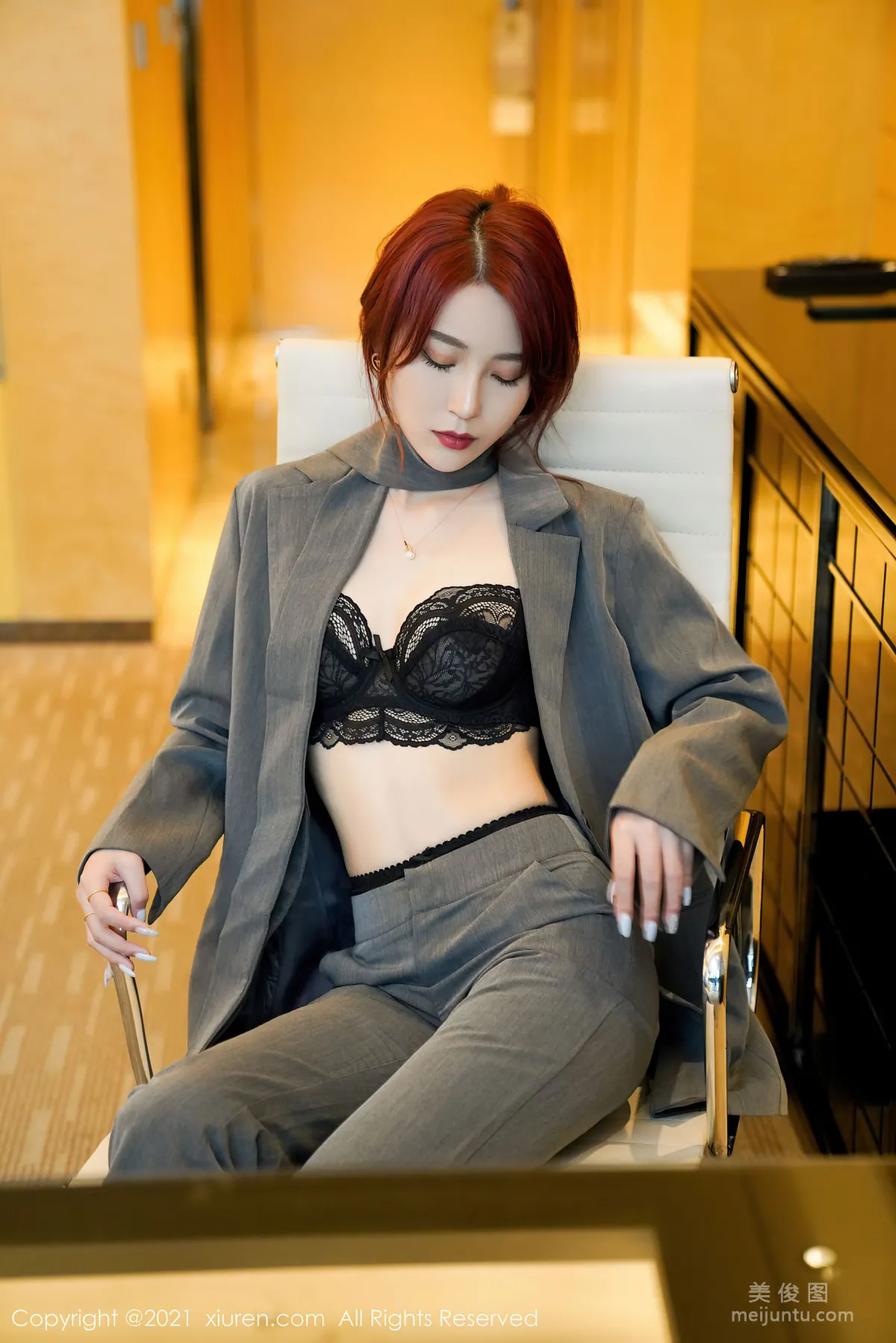 [秀人XIUREN] No.3368 周慕汐baby - 經典職場職業OL制服 17