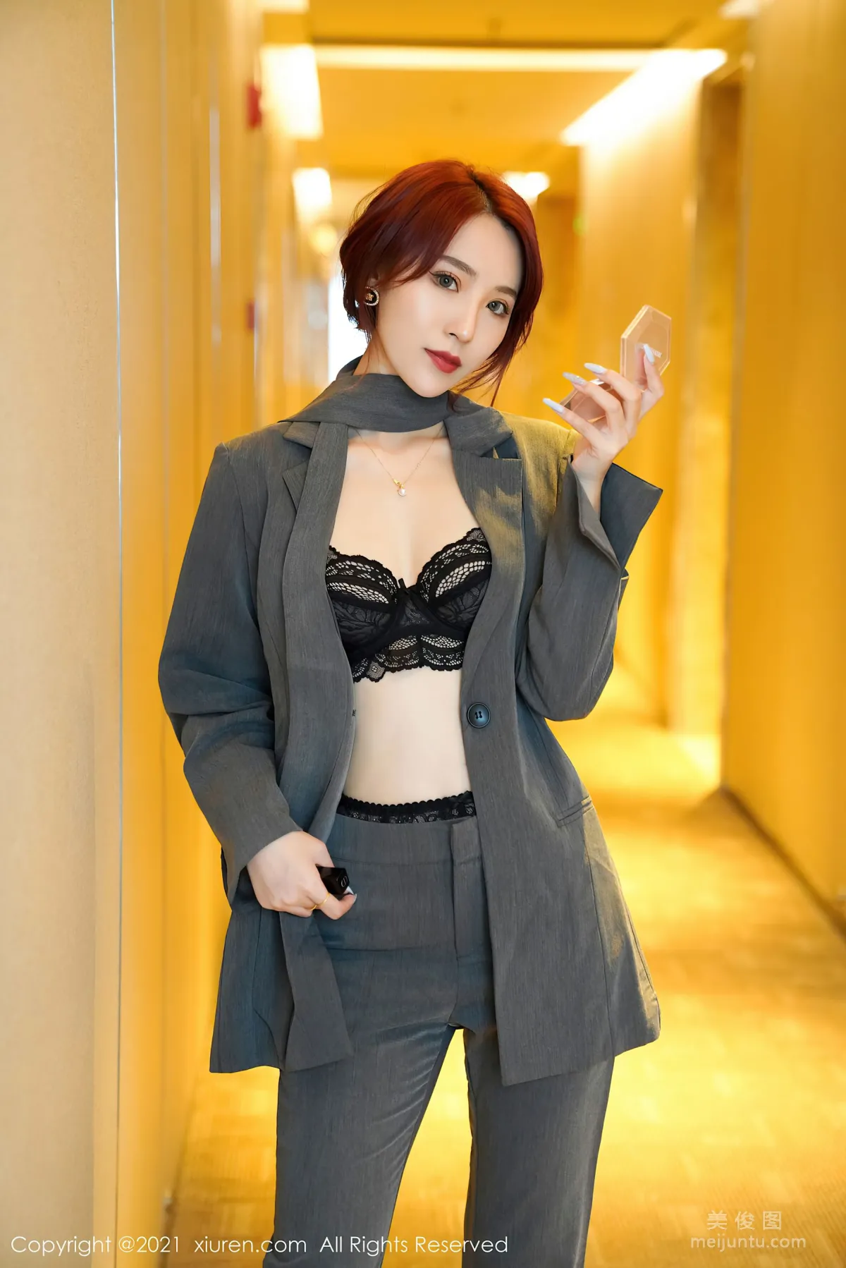 [秀人XIUREN] No.3368 周慕汐baby - 經典職場職業OL制服 2