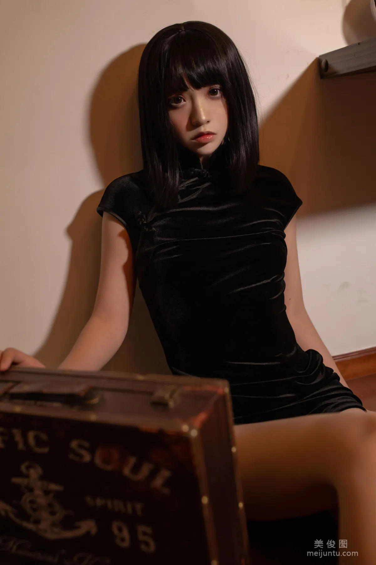 [網紅COSER寫真] 瘋貓ss - 肉絲黑旗袍 15
