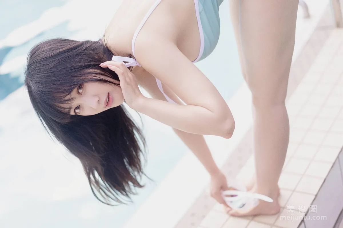 [網紅COSER寫真] 動漫博主脫尾巴Mizuki - 泳池 22