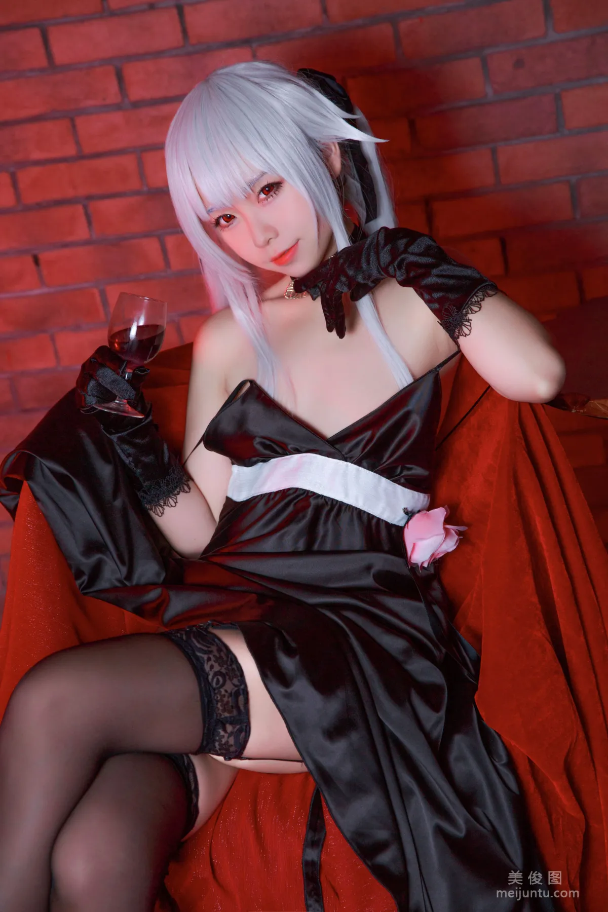 [網紅COSER寫真] 動漫博主G44不會受傷 - 霧枝黑裙禮服 3