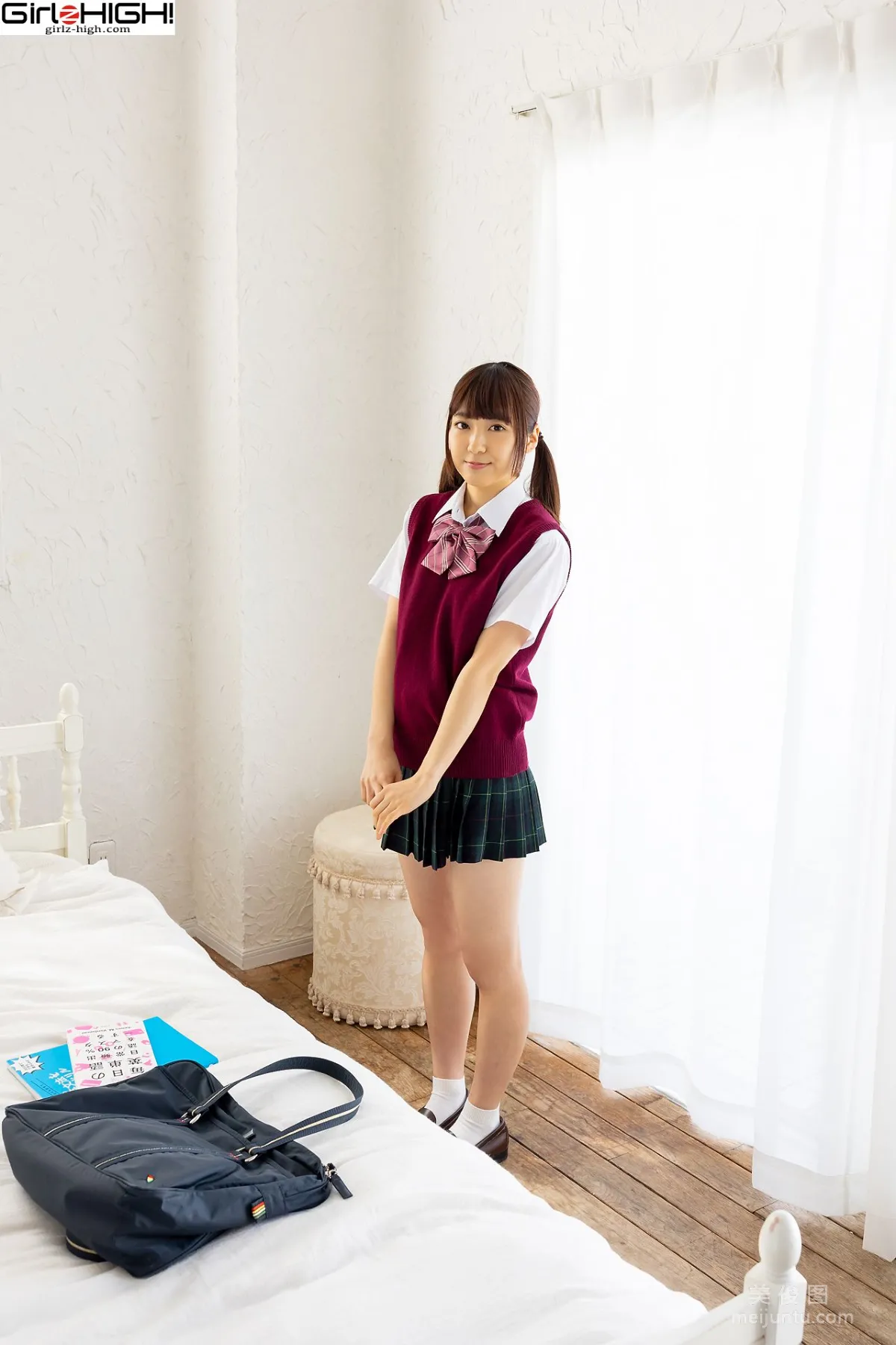 [Girlz-High] Ai Takanashi 高梨あい - ghwb_014_001 16
