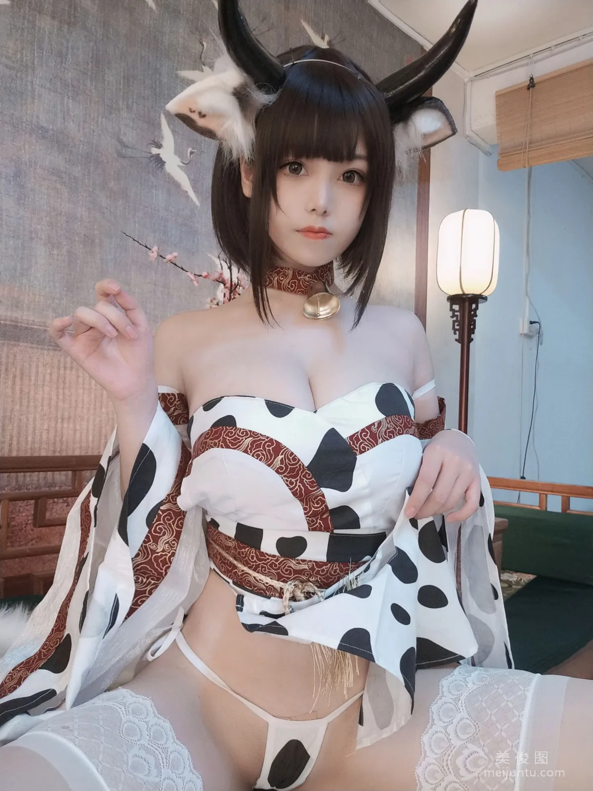 [網紅COSER寫真] 萌系小姐姐蜜汁貓裘 - 奶牛 8