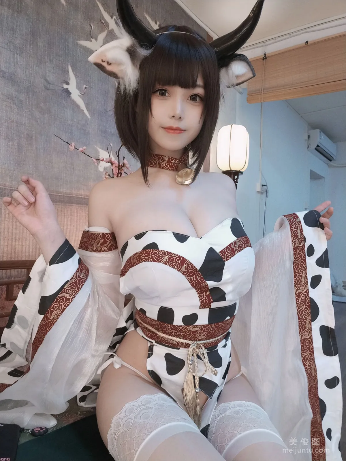 [網紅COSER寫真] 萌系小姐姐蜜汁貓裘 - 奶牛 7