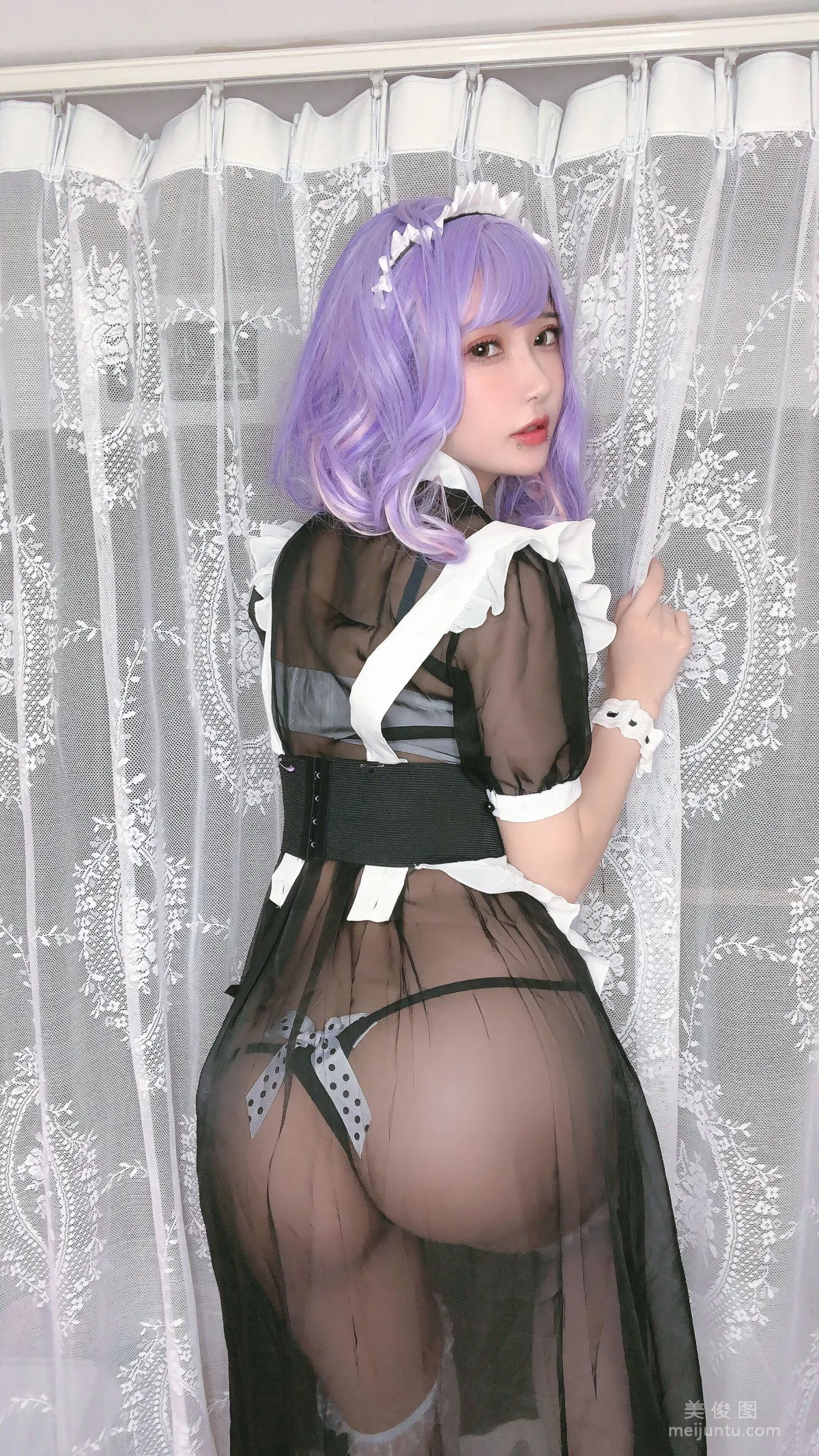 [網紅COSER寫真] 動漫博主阿包也是兔娘 - 女仆 套圖 4