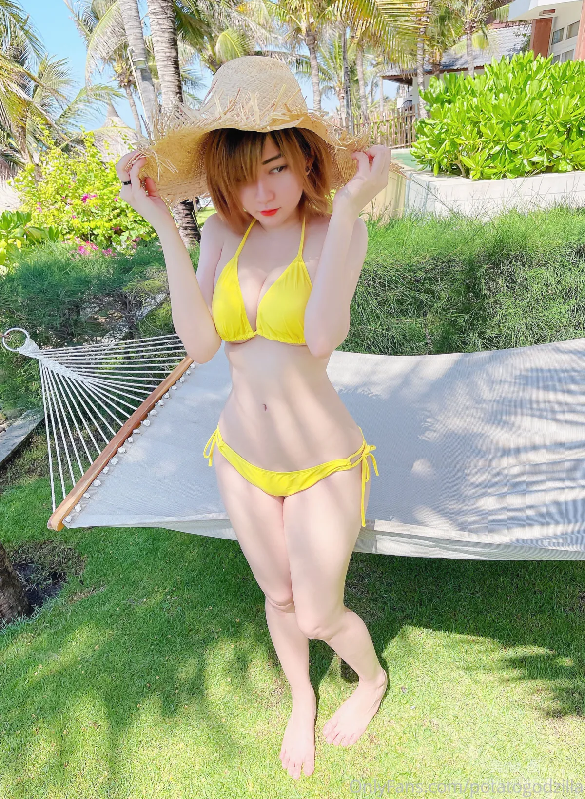 [網紅COSER寫真] Coser小姐姐Potato Godzilla - Yellow Bikini 14