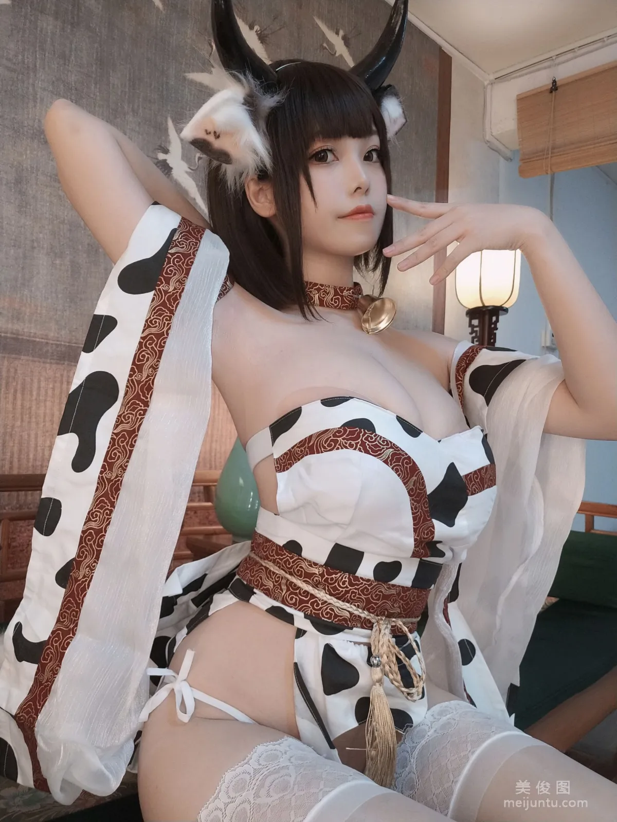 [網紅COSER寫真] 萌系小姐姐蜜汁貓裘 - 奶牛 10