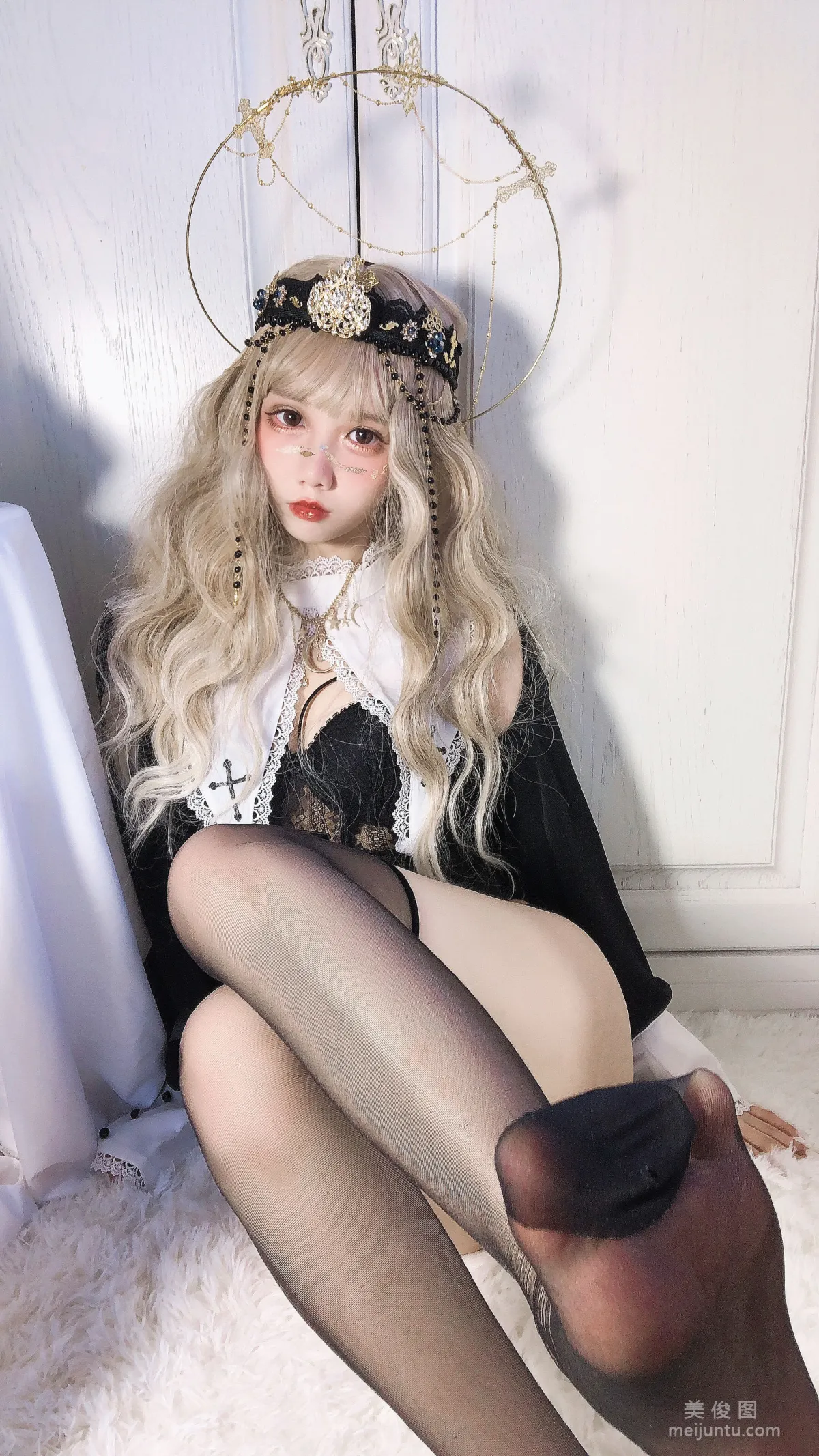 [網紅COSER寫真] 動漫博主果咩醬w - 叛逆修女 套圖 4