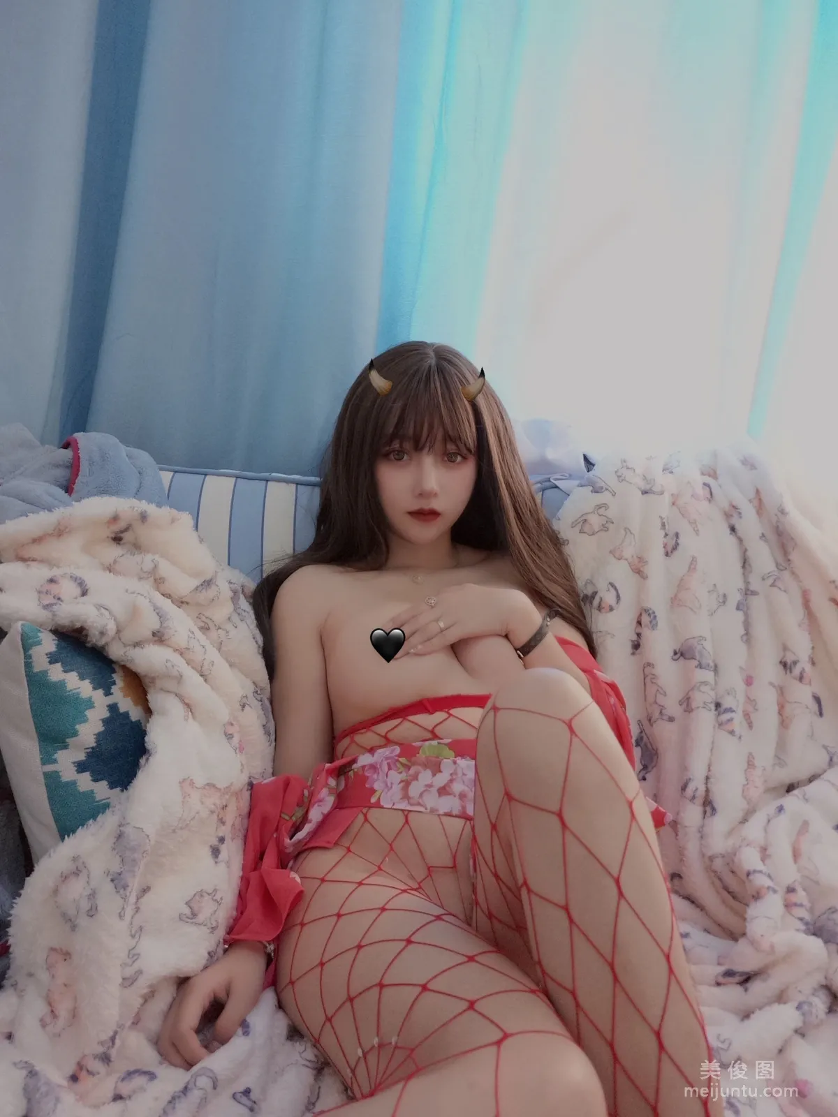 [網紅COSER寫真] 鬥魚米線線sama - 紅色網襪 套圖 8