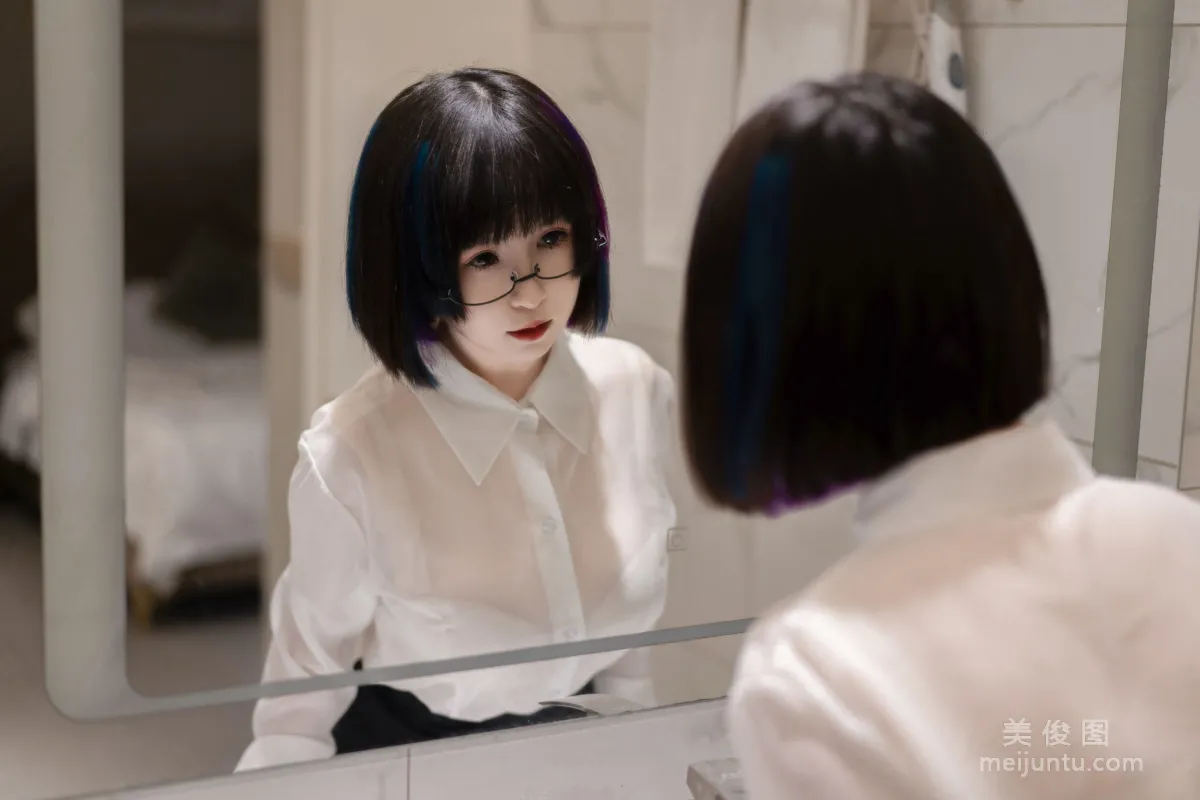 [網紅COSER寫真] 美少女暈崽 - 迷情小秘 套圖 2