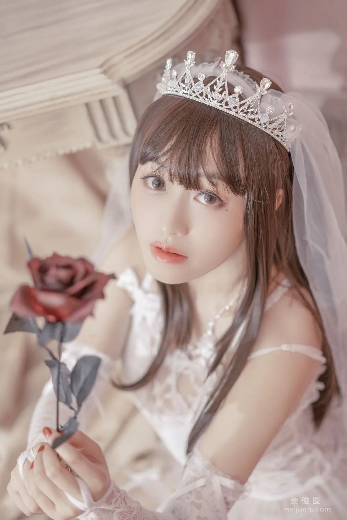 [網紅COSER寫真] 動漫博主脫尾巴Mizuki - 婚紗 套圖 12