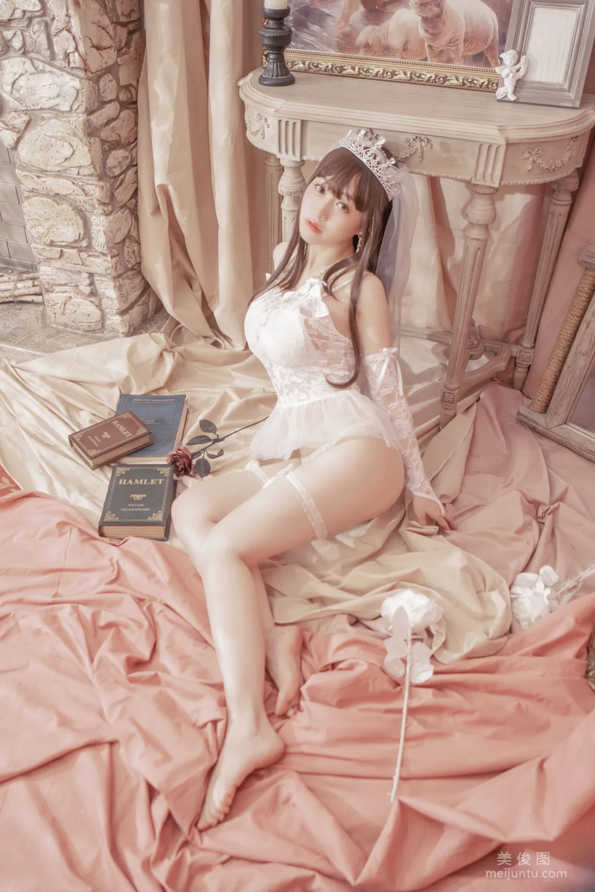 [網紅COSER寫真] 動漫博主脫尾巴Mizuki - 婚紗 套圖 27