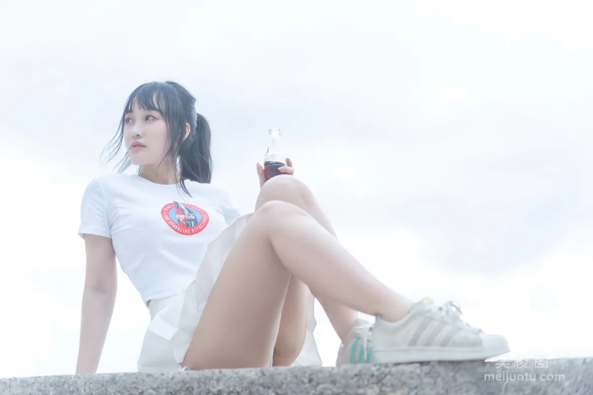 [網紅COSER寫真] 動漫博主脫尾巴Mizuki - 可樂JK 套圖 8