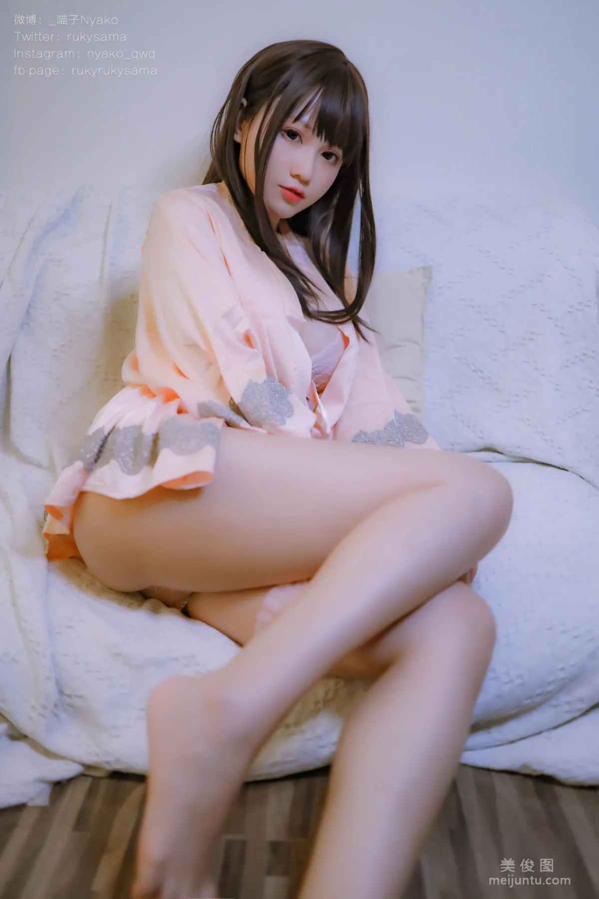 萌妹子Nyako喵子 - 妄想彼女との同棲生活 之 粉嫩絲綢睡衣 套圖 43