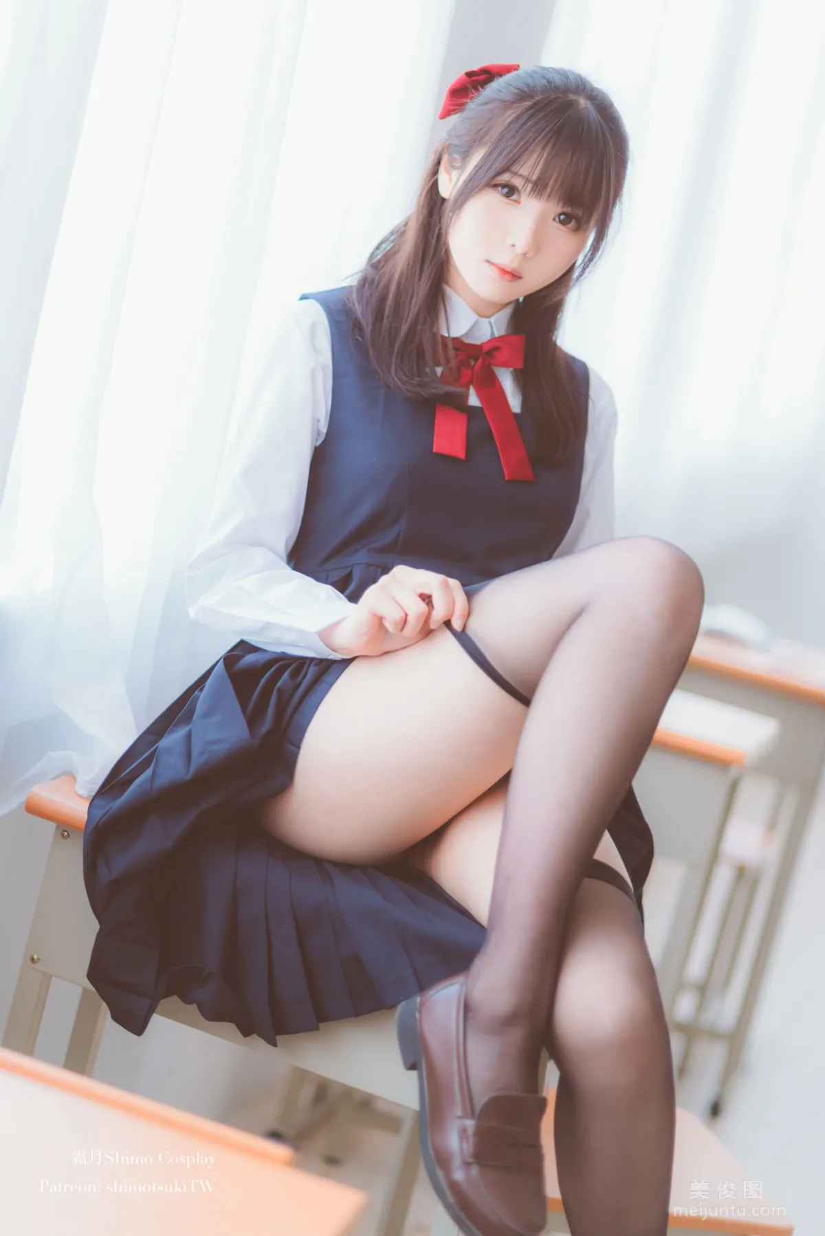 [網紅COSER] 微博妹紙霜月shimo - JK校服的誘惑 8