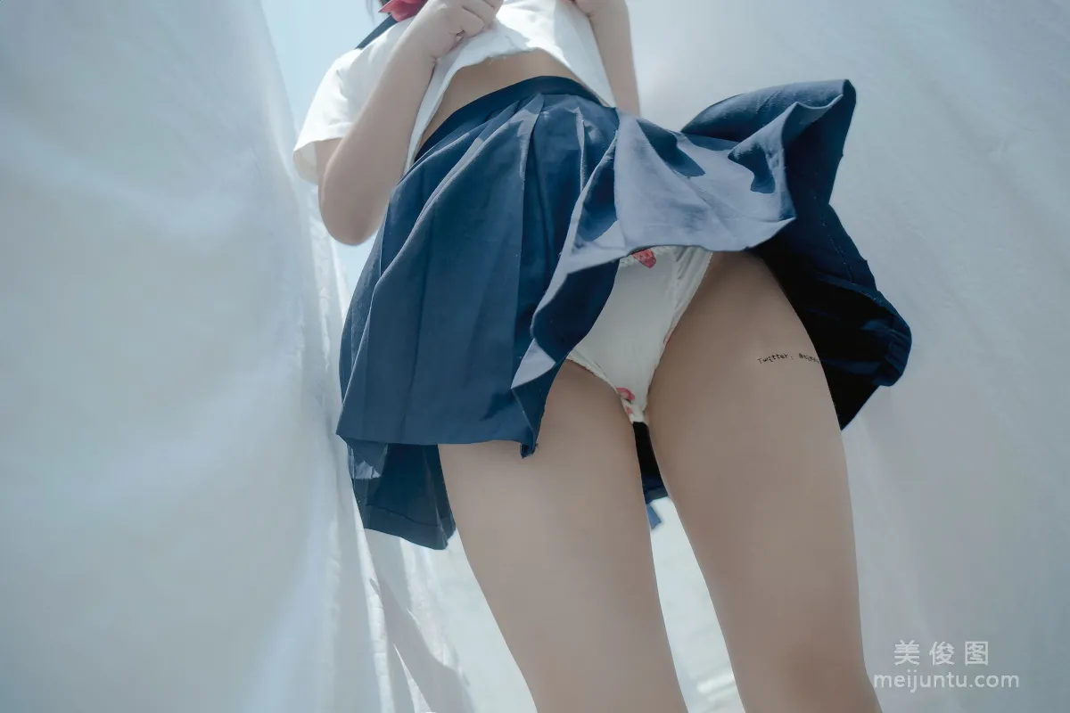 [網紅COSER寫真] 萌系小姐姐-白烨- - 天台 套圖 24