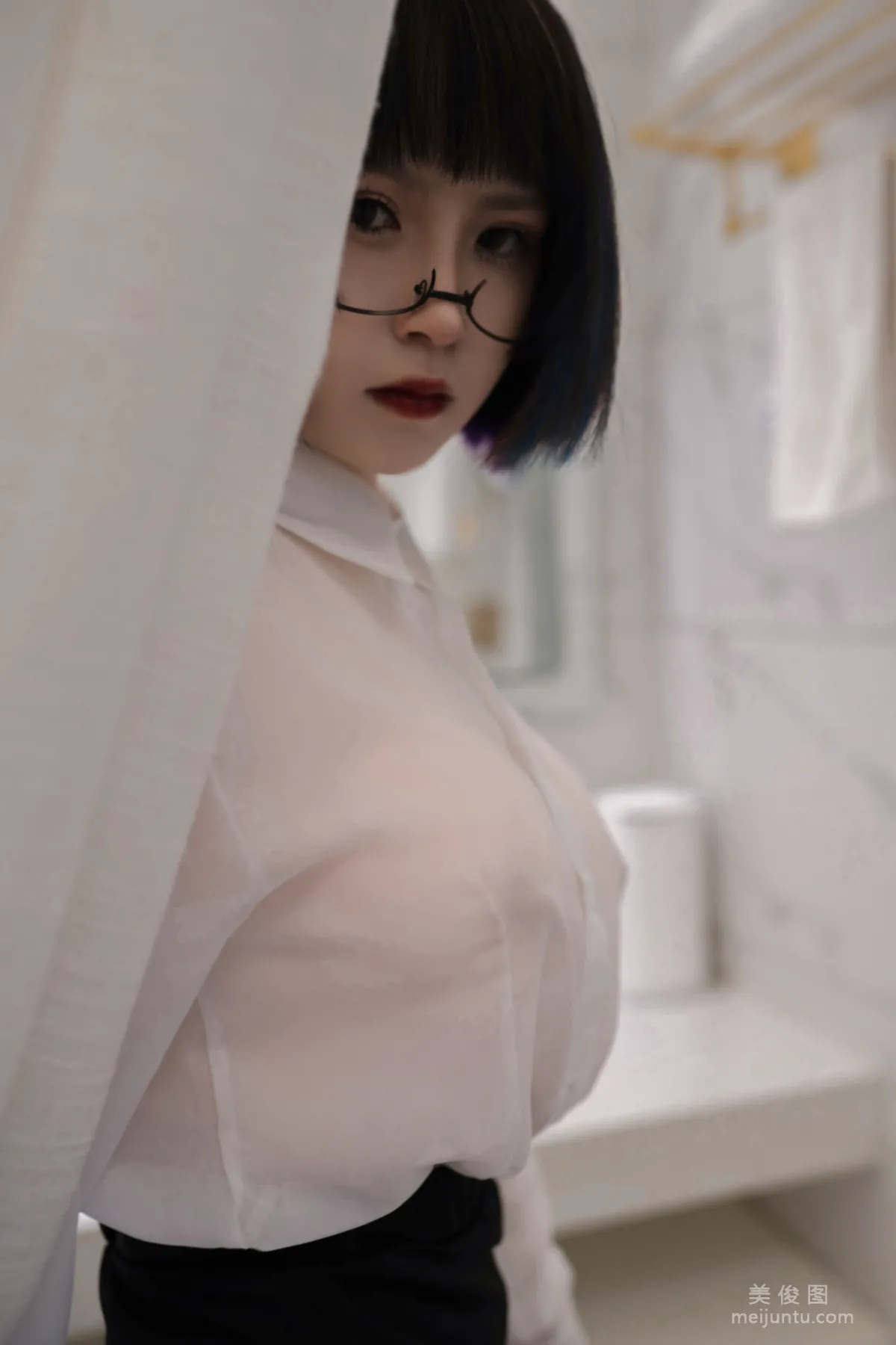 [網紅COSER寫真] 美少女暈崽 - 迷情小秘 套圖 35