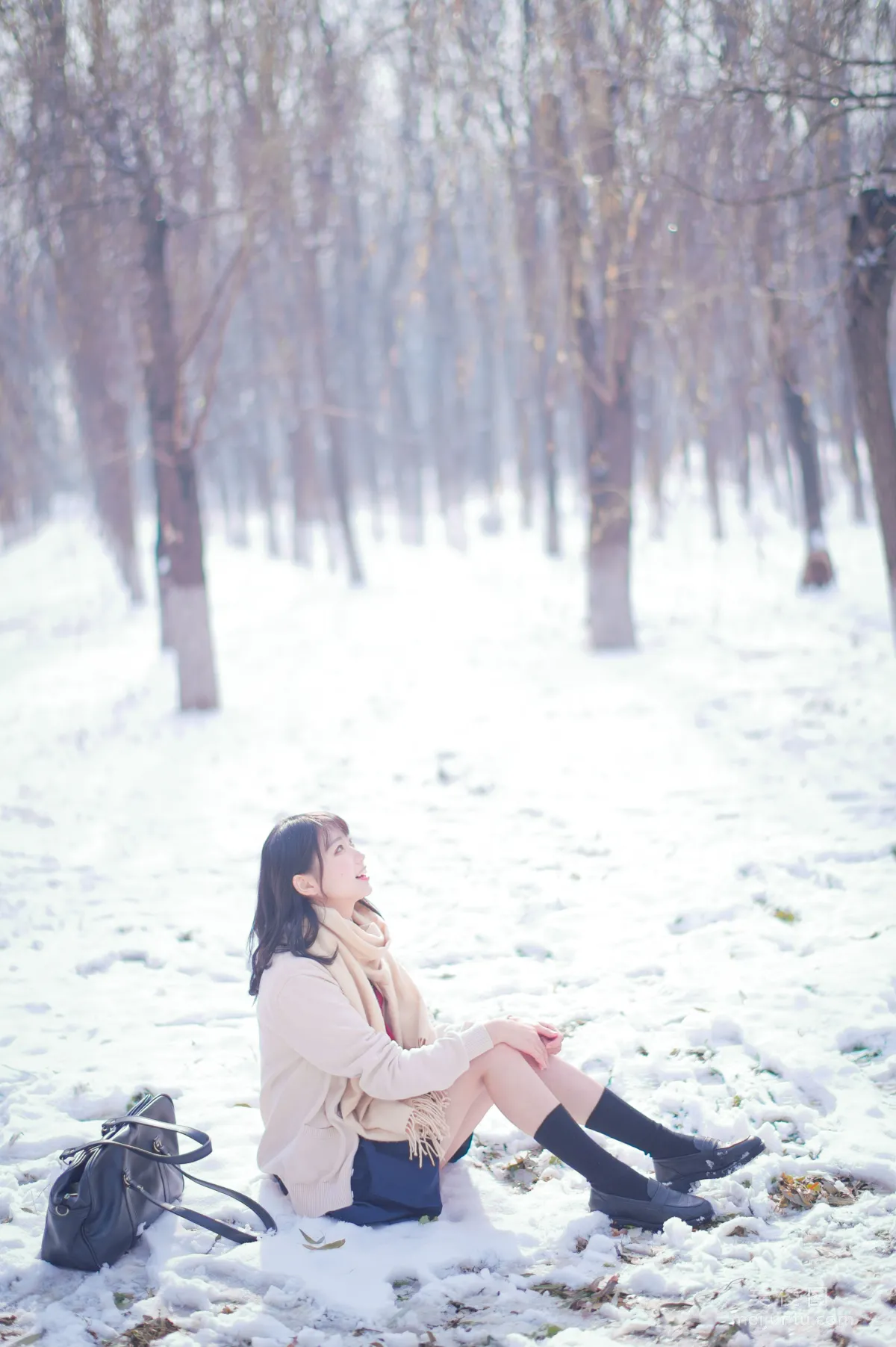 [網紅COSER寫真] 周叽是可愛兔兔 - 雪景JK 套圖 14