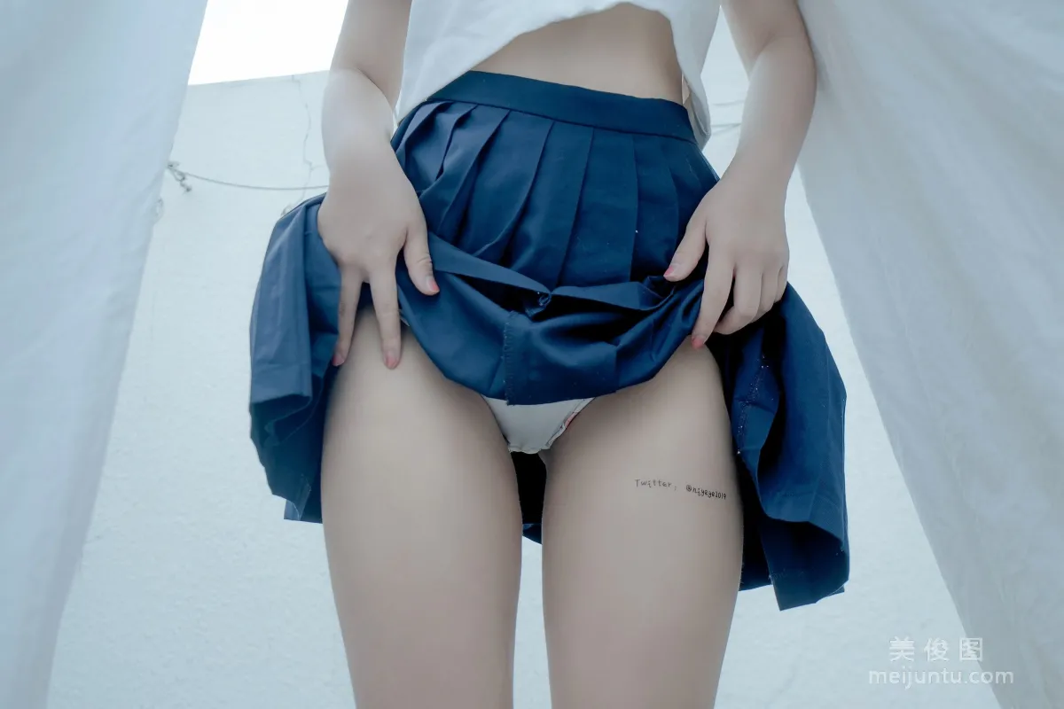 [網紅COSER寫真] 萌系小姐姐-白烨- - 天台 套圖 12