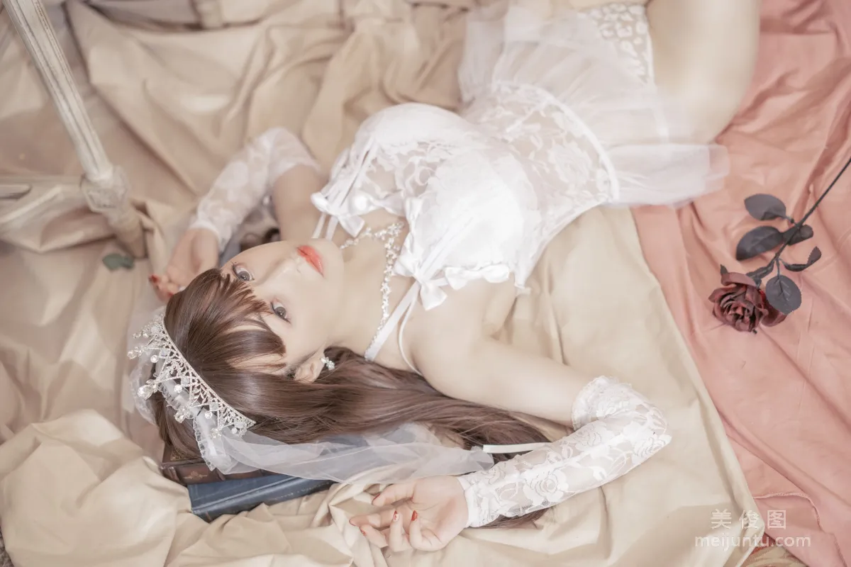 [網紅COSER寫真] 動漫博主脫尾巴Mizuki - 婚紗 套圖 24