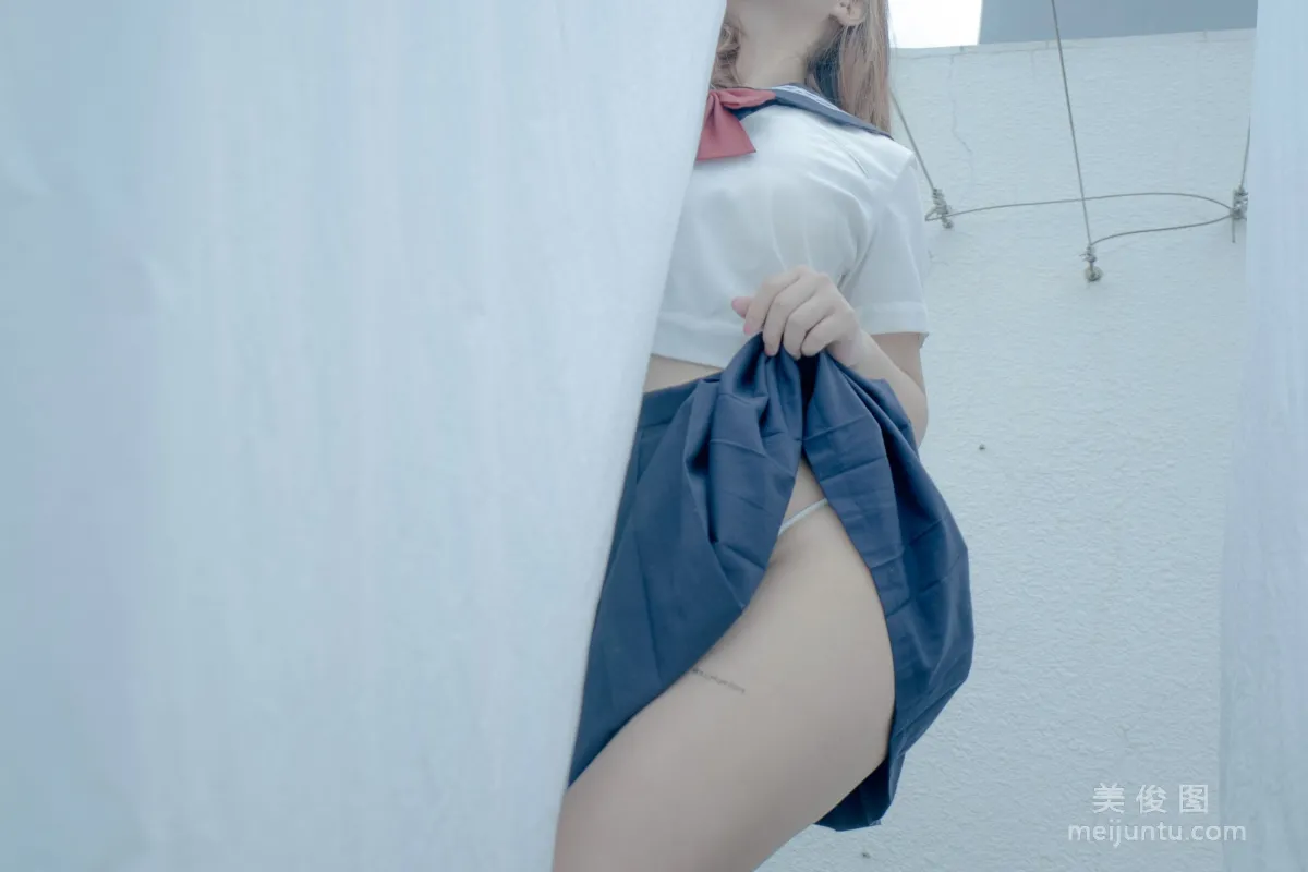 [網紅COSER寫真] 萌系小姐姐-白烨- - 天台 套圖 10