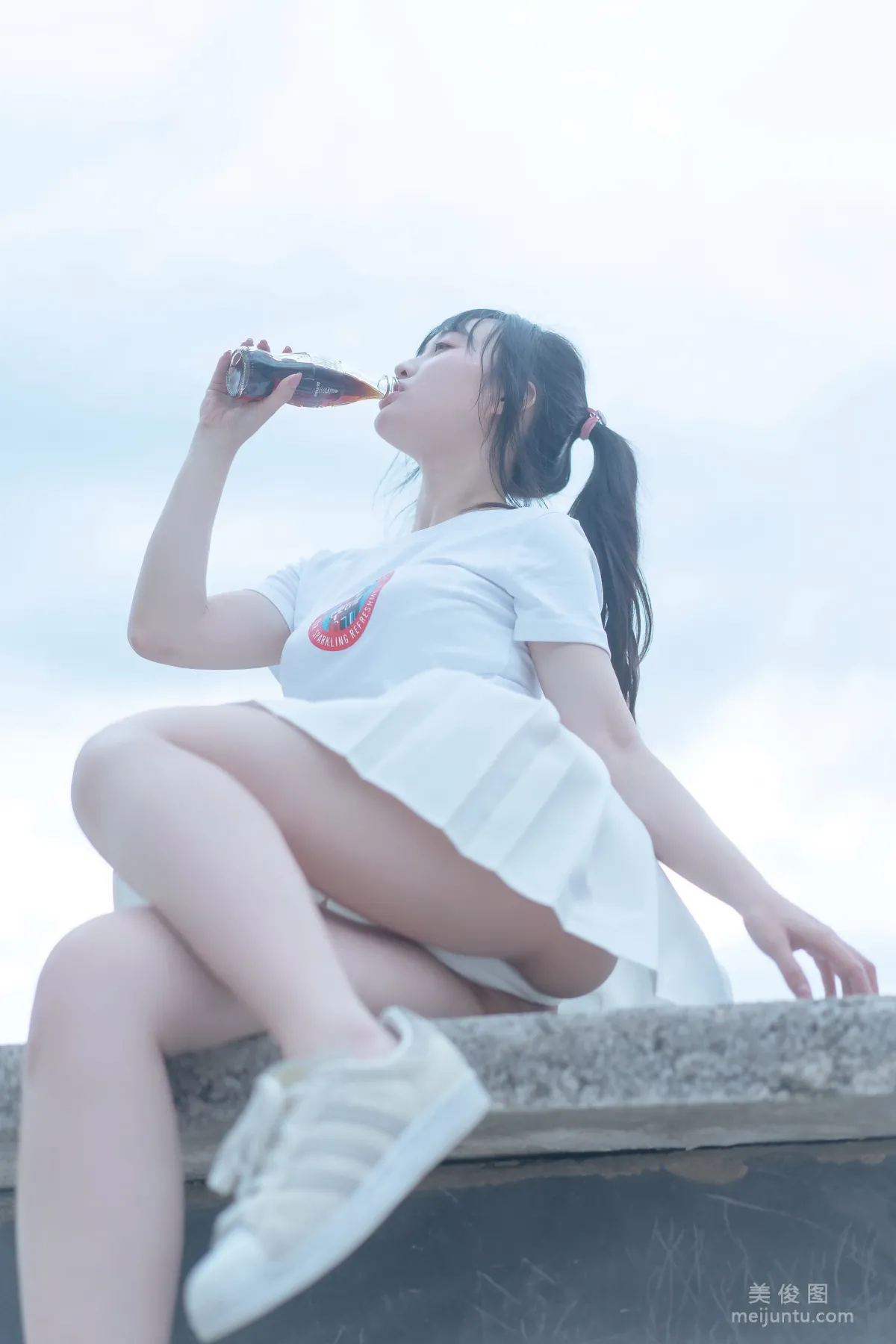 [網紅COSER寫真] 動漫博主脫尾巴Mizuki - 可樂JK 套圖 10