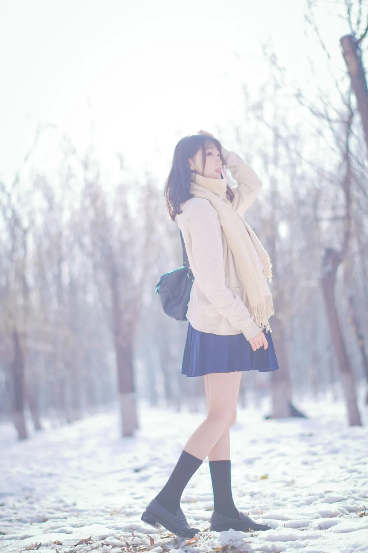 [網紅COSER寫真] 周叽是可愛兔兔 - 雪景JK 套圖 5