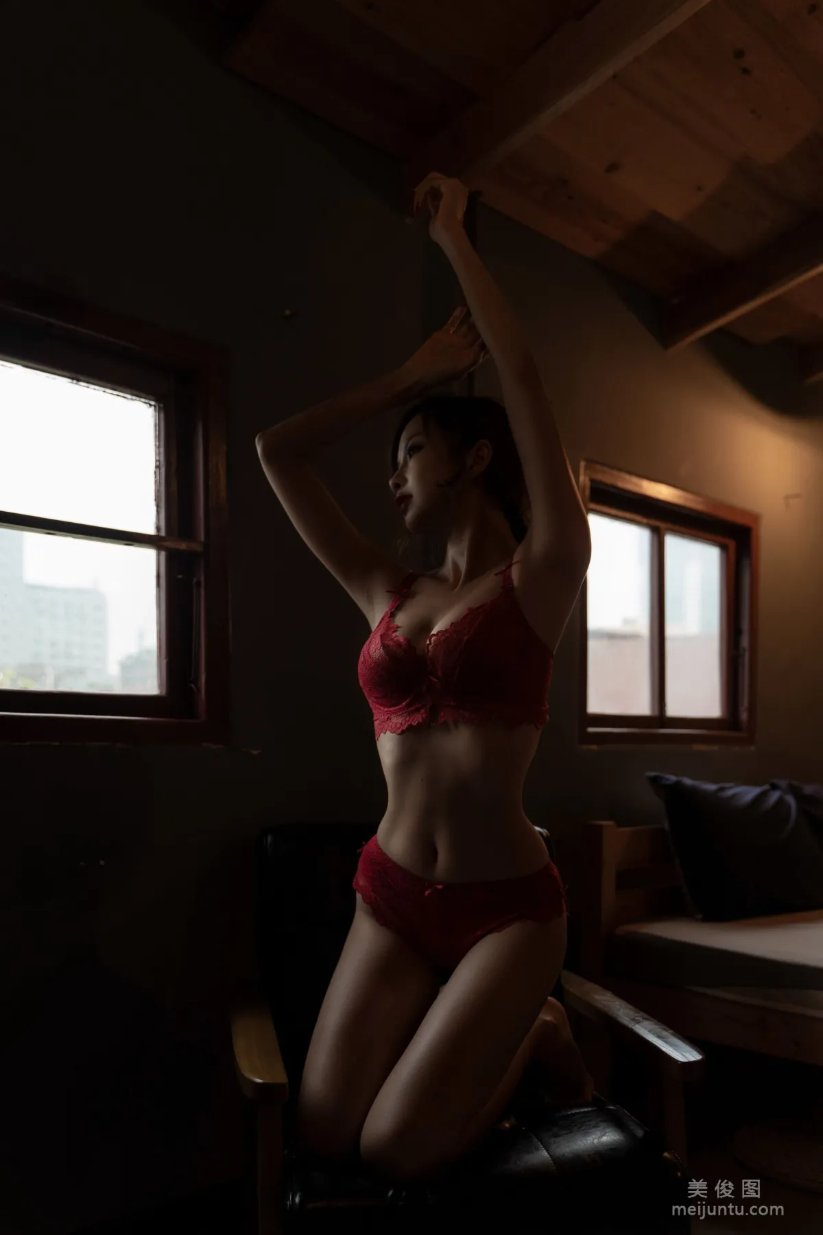 [網紅COSER寫真] Nicole小月 - 後窗 套圖 18