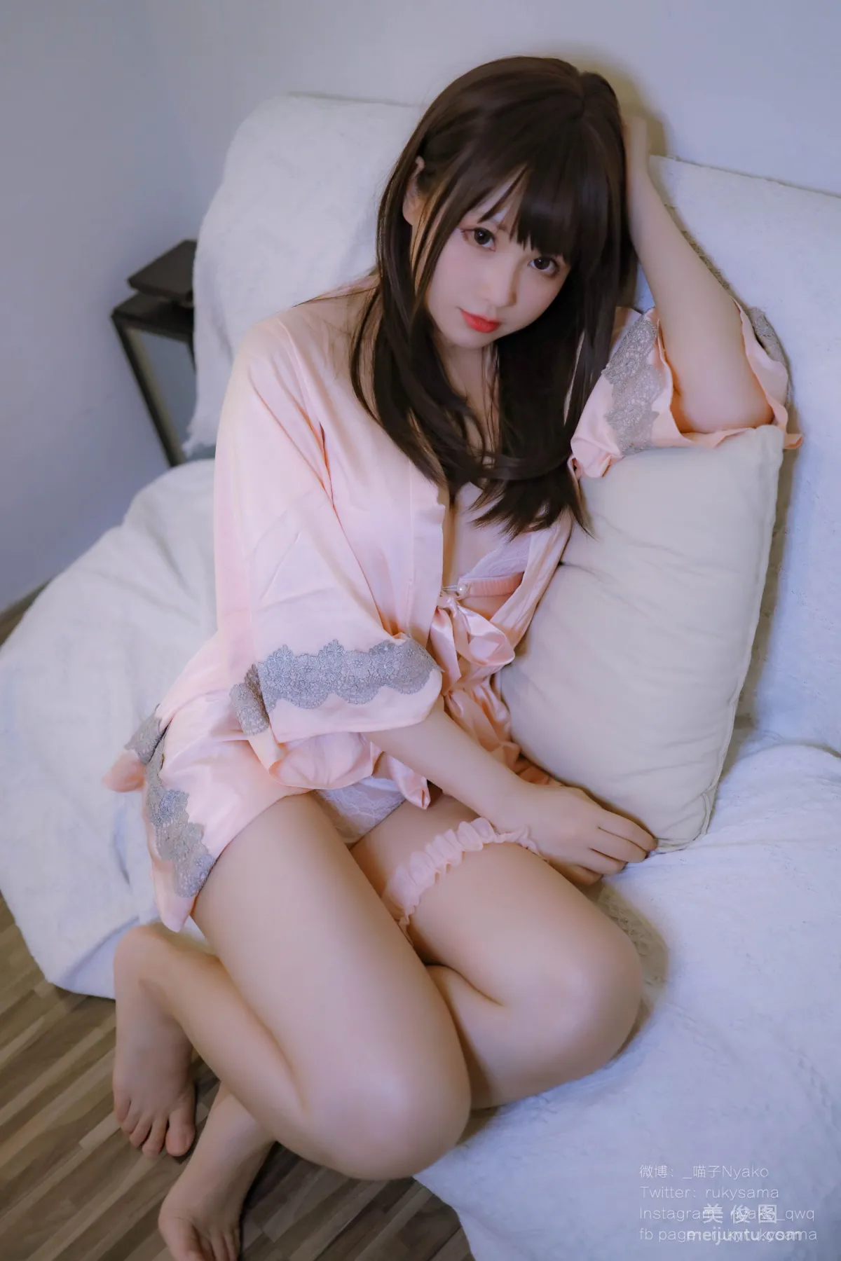 萌妹子Nyako喵子 - 妄想彼女との同棲生活 之 粉嫩絲綢睡衣 套圖 39