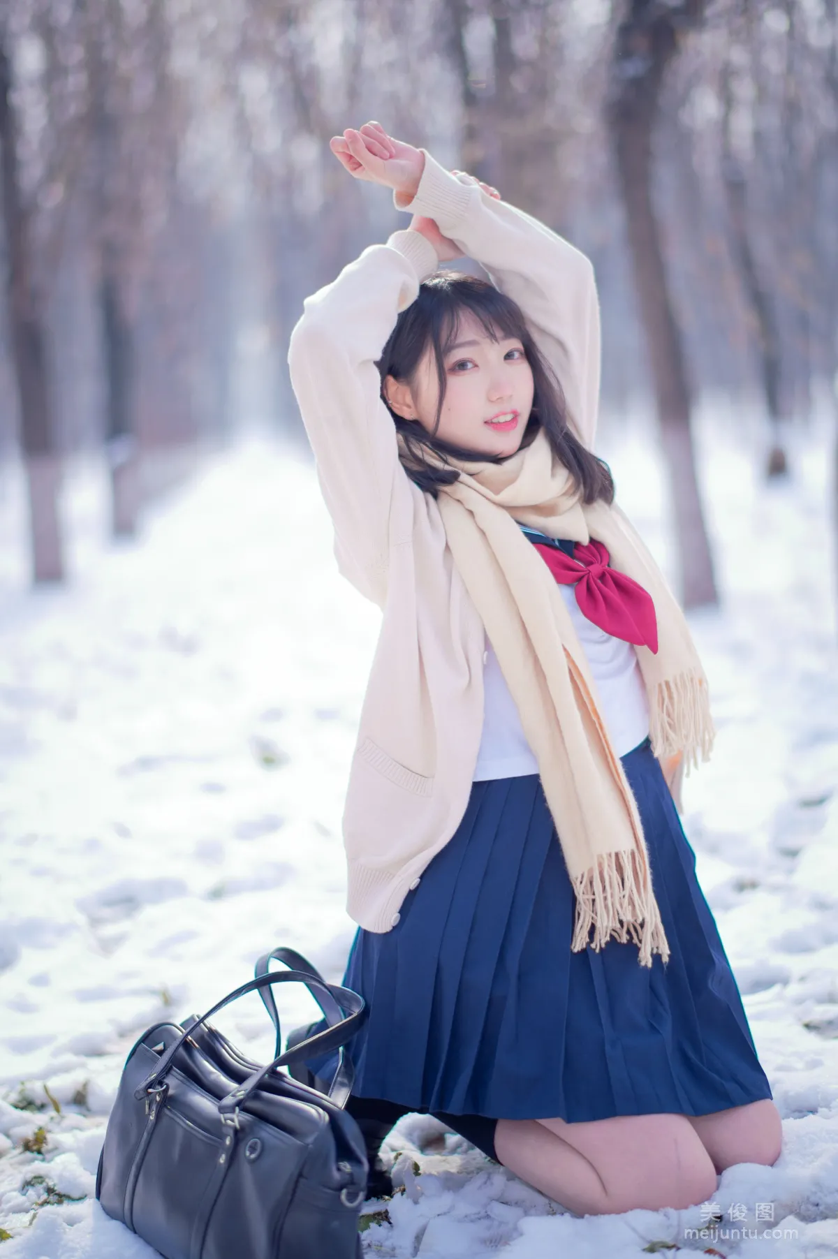 [網紅COSER寫真] 周叽是可愛兔兔 - 雪景JK 套圖 12