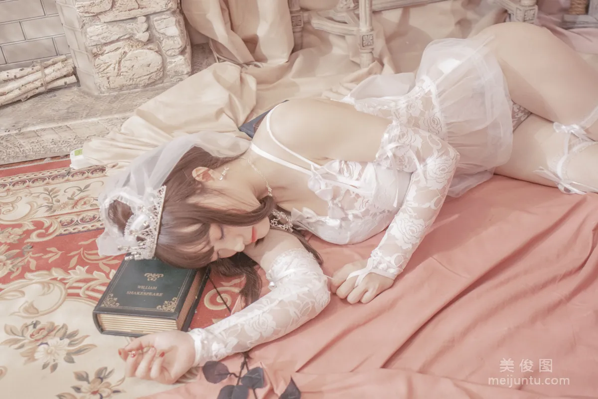 [網紅COSER寫真] 動漫博主脫尾巴Mizuki - 婚紗 套圖 28