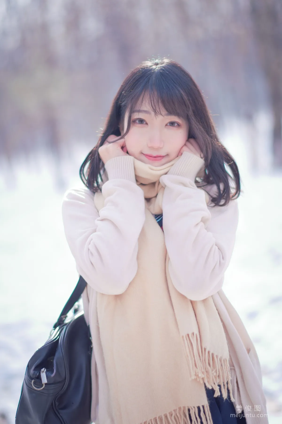 [網紅COSER寫真] 周叽是可愛兔兔 - 雪景JK 套圖 7