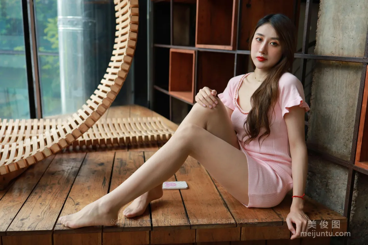 [IESS异思趣向] 丝享家 824：夏夏《粉红色的回忆》 丝袜美腿套图28