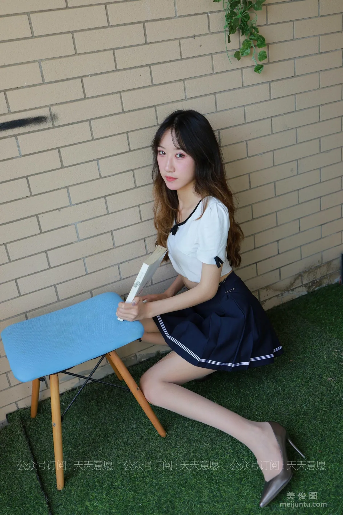 [IESS异思趣向] 丝享家 823：怡怡《长腿少女 新人报道》 丝袜美腿套图84