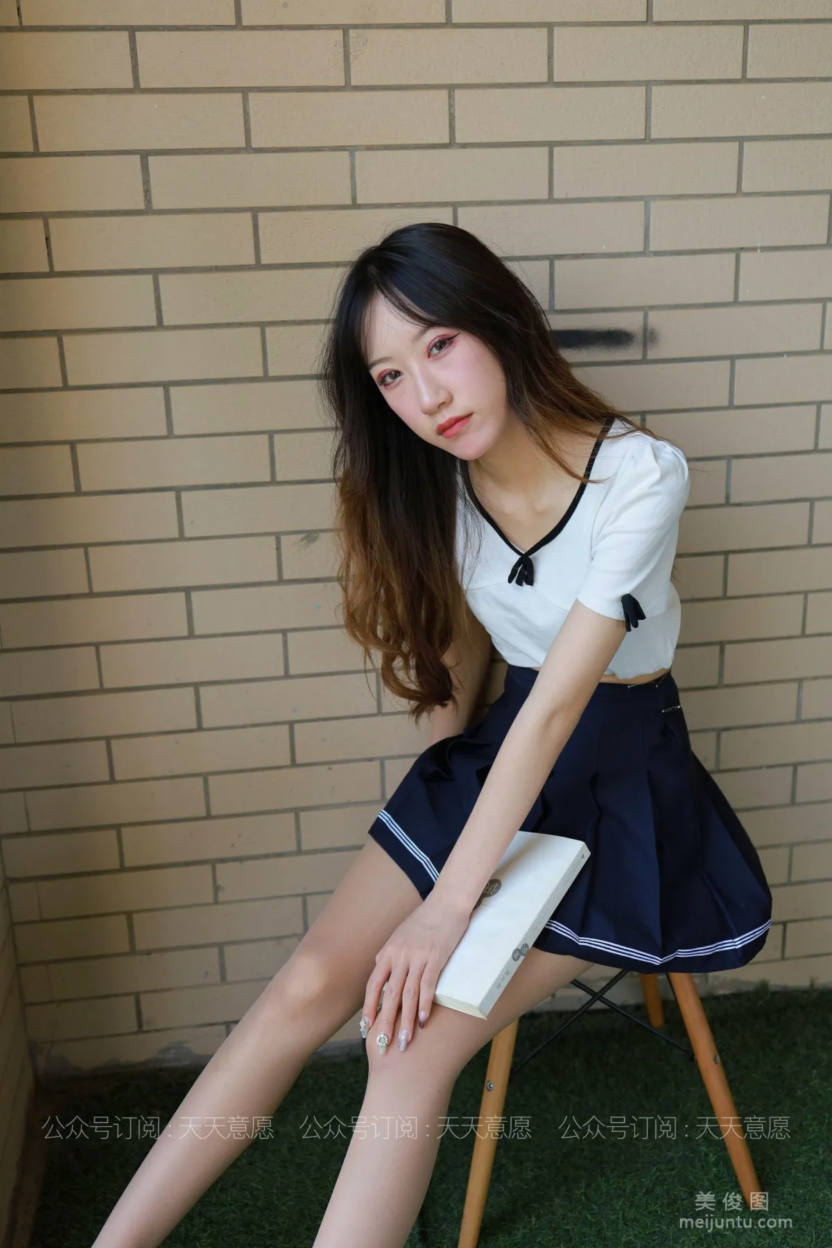 [IESS异思趣向] 丝享家 823：怡怡《长腿少女 新人报道》 丝袜美腿套图74