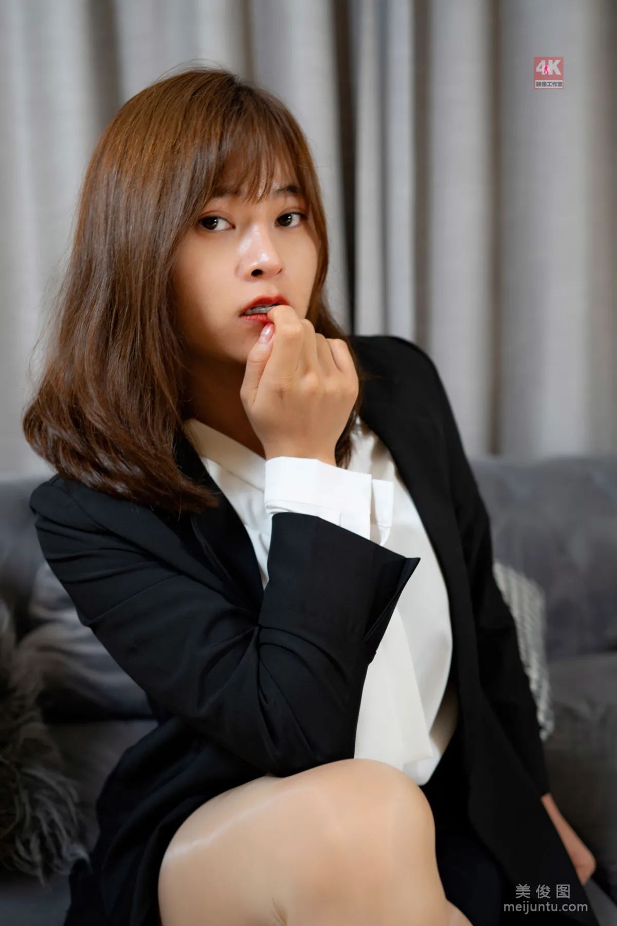 [丽柜Ligui] 网络丽人 Model 奈沐子 《复古的两套日式OL》7
