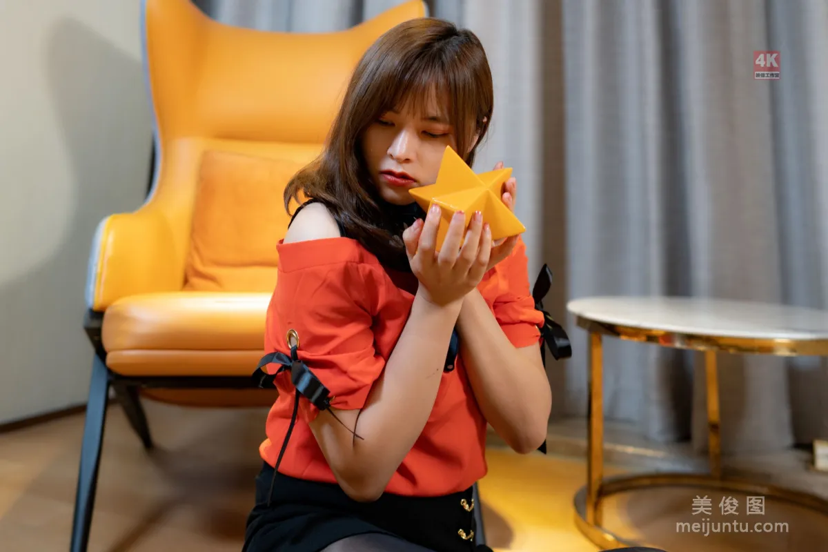 [丽柜Ligui] 网络丽人 Model 奈沐子 《复古的两套日式OL》74