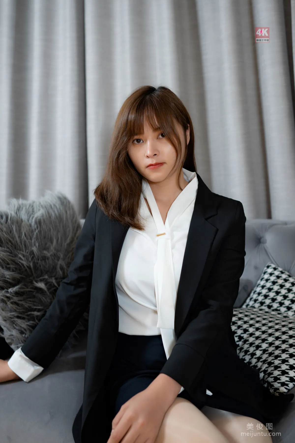 [麗櫃Ligui] 網絡麗人 Model 奈沐子 《複古的兩套日式OL》 38